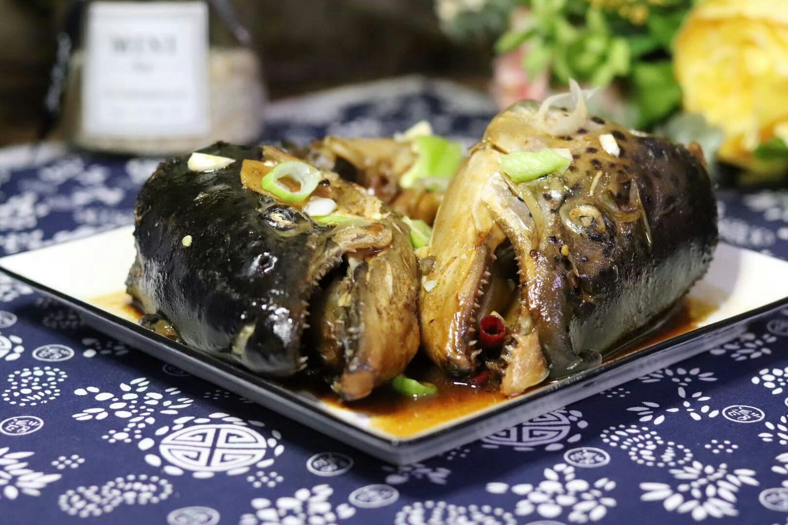 醬三文魚頭的做法-家常味燉菜譜-易網(wǎng)健康養(yǎng)生網(wǎng) 醬三文魚頭的做法-家常味燉菜譜