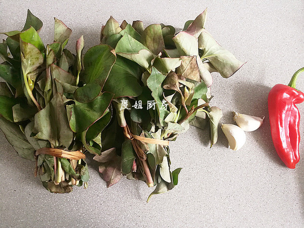 涼拌魚腥草的做法-家常味拌菜譜-易網<a href=http://www.jjkd2019.cn/ target=_blank class=infotextkey>健康養(yǎng)生</a>網 涼拌魚腥草的做法-家常味拌菜譜