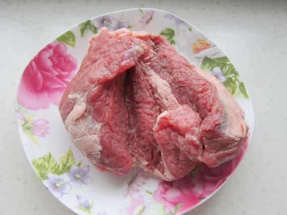 紅燒牛肉的做法-家常味燒菜譜-易網<a href=http://www.jjkd2019.cn/ target=_blank class=infotextkey>健康養生</a>網 紅燒牛肉的做法-家常味燒菜譜