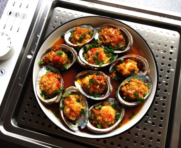 金銀蒜蒸鮑魚的做法-蒜香味蒸菜譜-易網(wǎng)健康養(yǎng)生網(wǎng) 金銀蒜蒸鮑魚的做法-蒜香味蒸菜譜