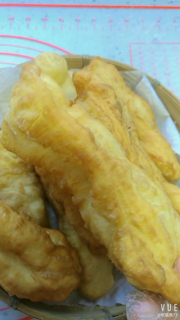 香酥大油條的做法-家常味炸菜譜