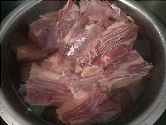 香辣鹵牛肉的做法-香辣味鹵菜譜-易網<a href=http://www.jjkd2019.cn/ target=_blank class=infotextkey>健康養生</a>網 香辣鹵牛肉的做法-香辣味鹵菜譜