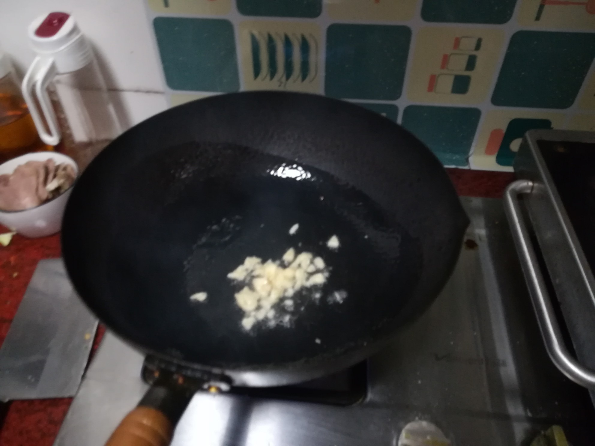 臘腸炒兒菜的做法-咸鮮味炒菜譜