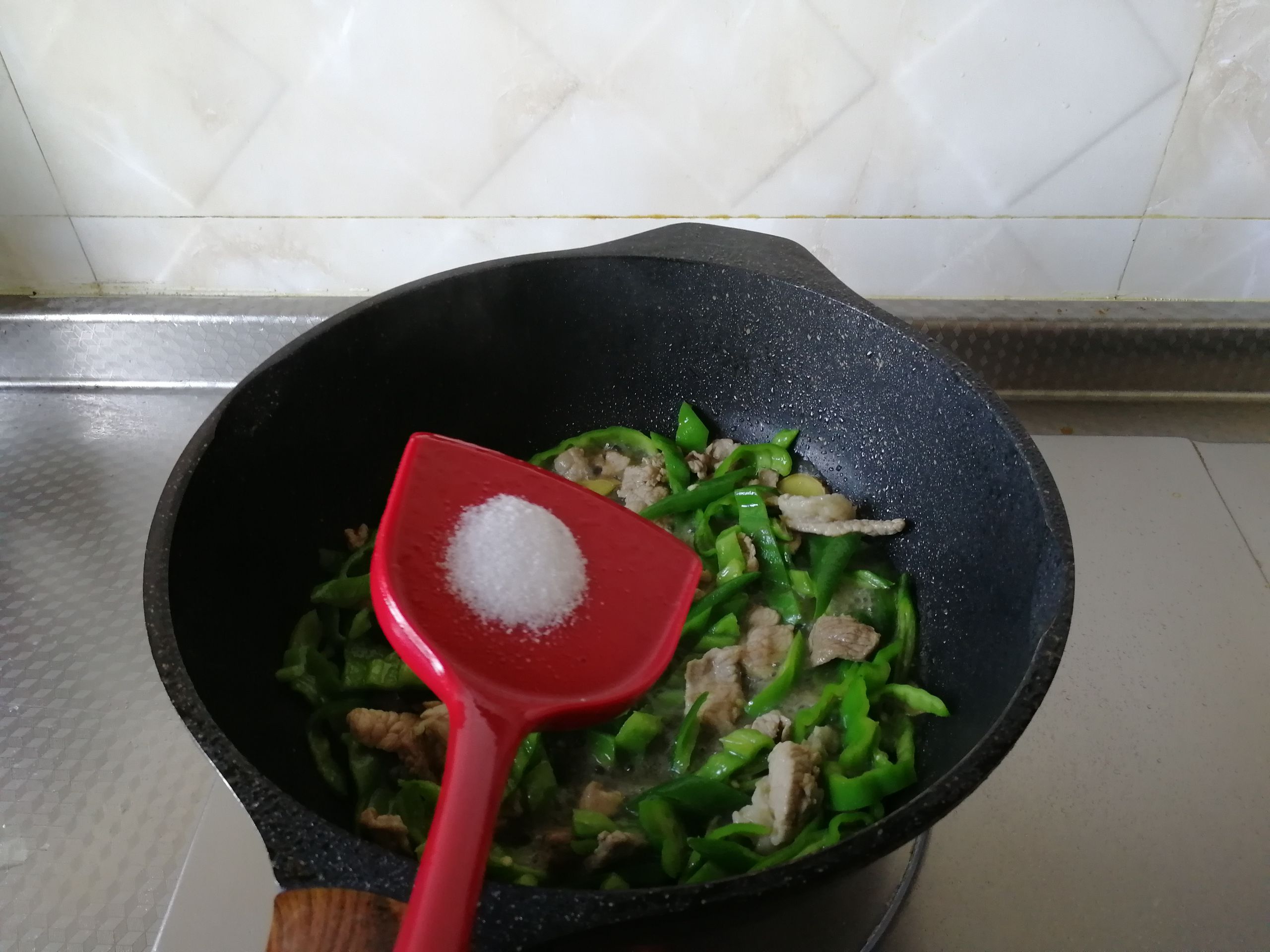 青椒炒肉絲的做法-咸鮮味炒菜譜-易網(wǎng)健康養(yǎng)生網(wǎng) 青椒炒肉絲的做法-咸鮮味炒菜譜