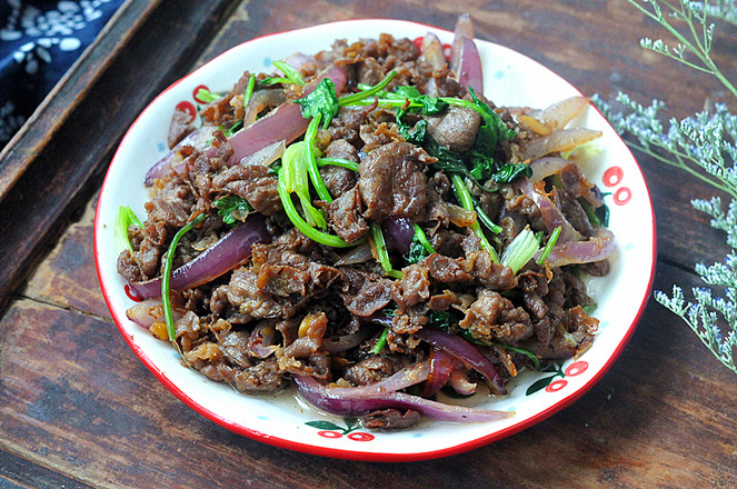 炙烤牛肉的做法-家常味炒菜譜-易網(wǎng)健康養(yǎng)生網(wǎng) 炙烤牛肉的做法-家常味炒菜譜