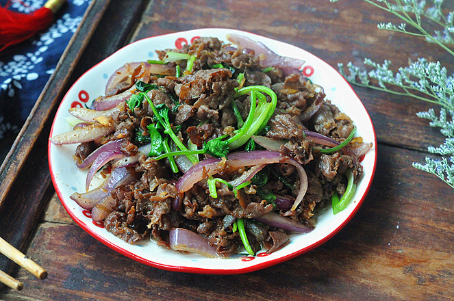 炙烤牛肉的做法-家常味炒菜譜-易網(wǎng)健康養(yǎng)生網(wǎng) 炙烤牛肉的做法-家常味炒菜譜