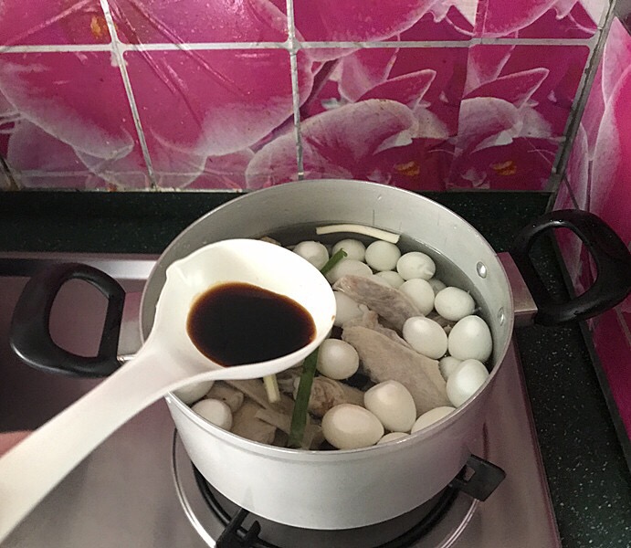 鵪鶉蛋鹵鴨四件的做法-咸鮮味鹵菜譜-易網(wǎng)健康養(yǎng)生網(wǎng) 鵪鶉蛋鹵鴨四件的做法-咸鮮味鹵菜譜