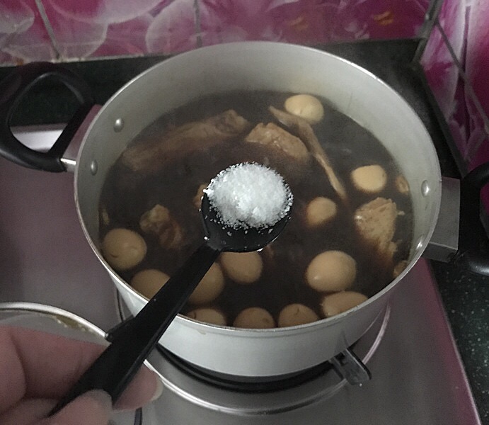 鵪鶉蛋鹵鴨四件的做法-咸鮮味鹵菜譜-易網(wǎng)健康養(yǎng)生網(wǎng) 鵪鶉蛋鹵鴨四件的做法-咸鮮味鹵菜譜