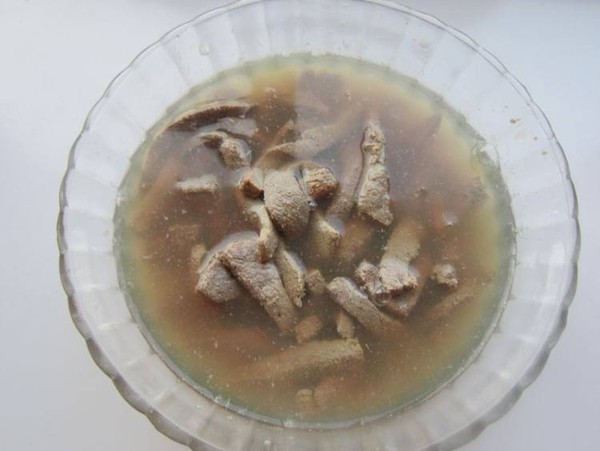 蒜薹炒豬肝的做法-蒜香味炒菜譜-易網(wǎng)健康養(yǎng)生網(wǎng) 蒜薹炒豬肝的做法-蒜香味炒菜譜