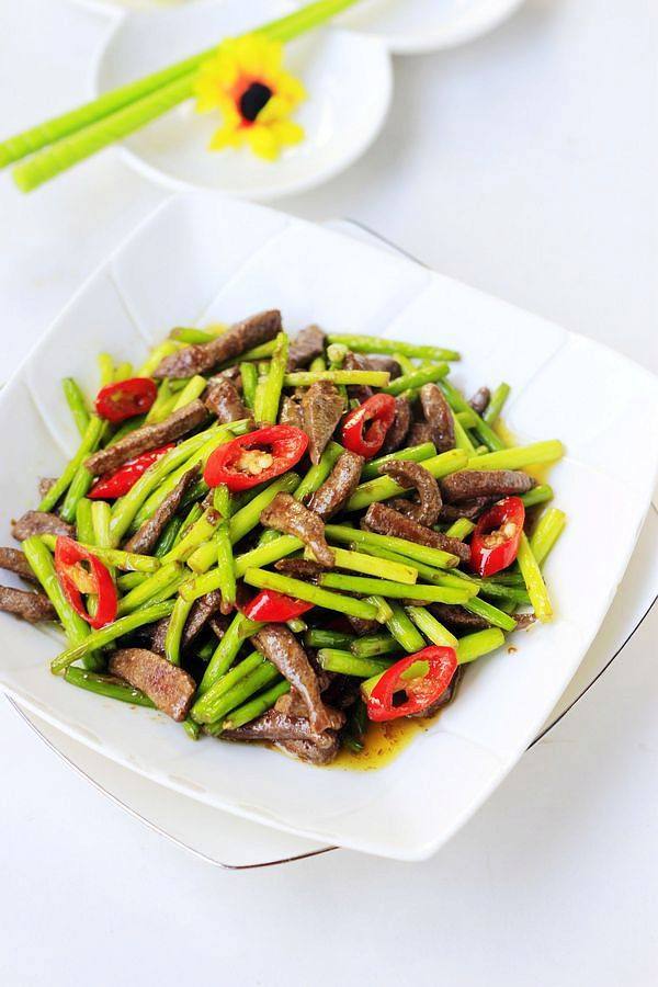 蒜薹炒豬肝的做法-蒜香味炒菜譜-易網(wǎng)健康養(yǎng)生網(wǎng) 蒜薹炒豬肝的做法-蒜香味炒菜譜