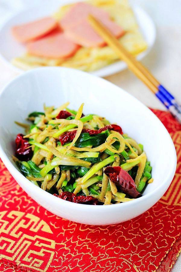 韭菜炒銀魚的做法-家常味炒菜譜-易網(wǎng)健康養(yǎng)生網(wǎng) 韭菜炒銀魚的做法-家常味炒菜譜