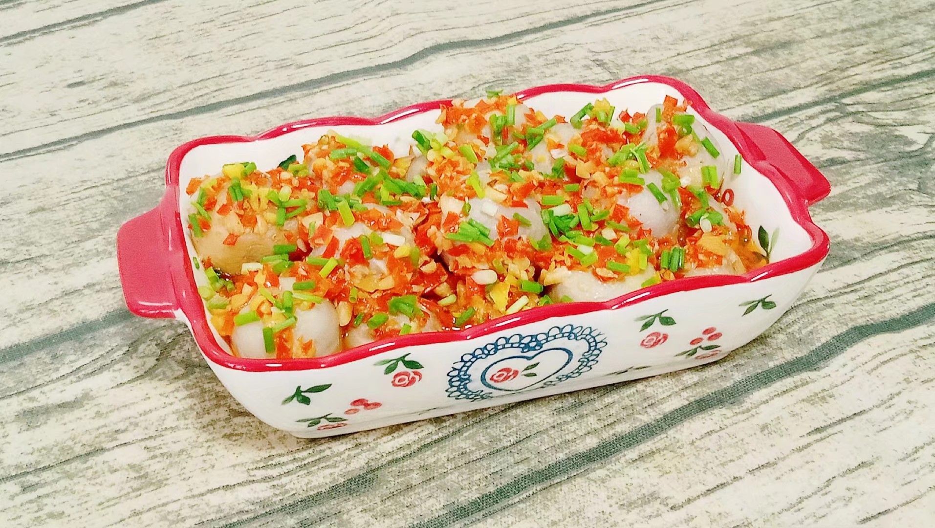 剁椒蒸芋頭的做法-家常味蒸菜譜-易網(wǎng)健康養(yǎng)生網(wǎng) 剁椒蒸芋頭的做法-家常味蒸菜譜
