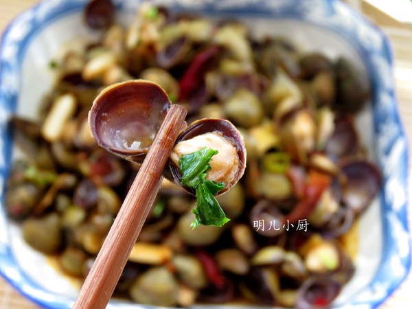 醬爆黃沙蜆的做法-家常味炒菜譜-易網(wǎng)健康養(yǎng)生網(wǎng) 醬爆黃沙蜆的做法-家常味炒菜譜