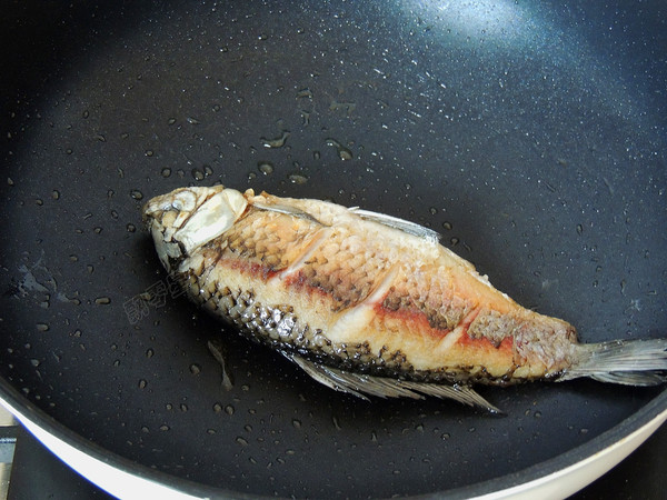 冬瓜鯽魚(yú)湯的做法-家常味煮菜譜-易網(wǎng)健康養(yǎng)生網(wǎng) 冬瓜鯽魚(yú)湯的做法-家常味煮菜譜