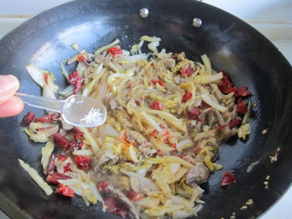 酸菜粉條羊肉的做法-家常味炒菜譜-易網(wǎng)健康養(yǎng)生網(wǎng) 酸菜粉條羊肉的做法-家常味炒菜譜