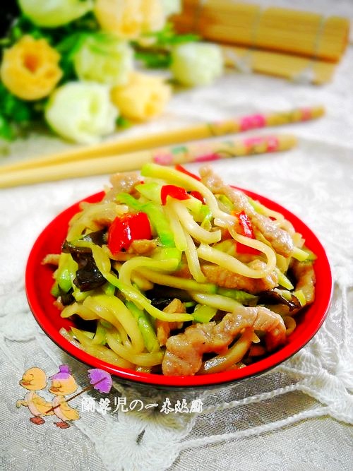 鮮榨菜木耳肉絲的做法-咸鮮味炒菜譜-易網(wǎng)健康養(yǎng)生網(wǎng) 鮮榨菜木耳肉絲的做法-咸鮮味炒菜譜