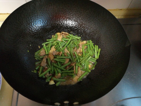 回鍋肉炒長(zhǎng)豆角的做法-家常味炒菜譜-易網(wǎng)健康養(yǎng)生網(wǎng) 回鍋肉炒長(zhǎng)豆角的做法-家常味炒菜譜