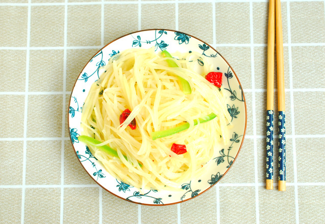 酸辣土豆絲的做法-家常味炒菜譜-易網(wǎng)健康養(yǎng)生網(wǎng) 酸辣土豆絲的做法-家常味炒菜譜