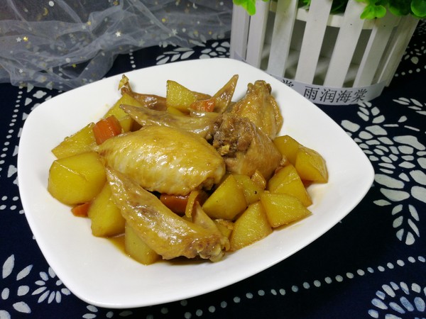 雞翅燉土豆的做法-家常味燉菜譜-易網健康養生網 雞翅燉土豆的做法-家常味燉菜譜