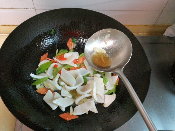魷魚燴烤麩的做法-家常味燴菜譜-易網健康養生網 魷魚燴烤麩的做法-家常味燴菜譜