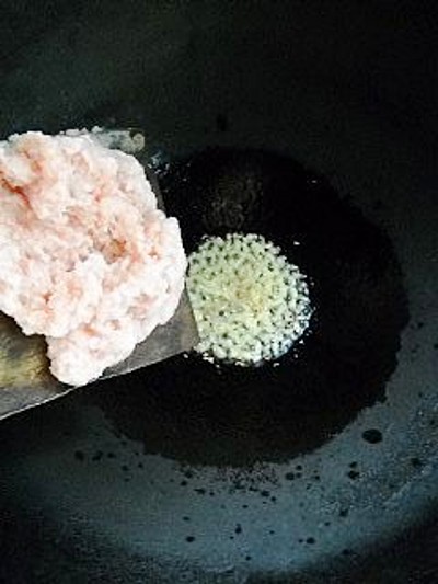 微波雪菜鮮肉月餅的做法-咸鮮味微波菜譜