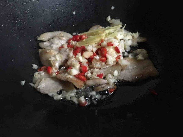 白菜幫炒肉的做法-香辣味炒菜譜-易網健康養生網 白菜幫炒肉的做法-香辣味炒菜譜