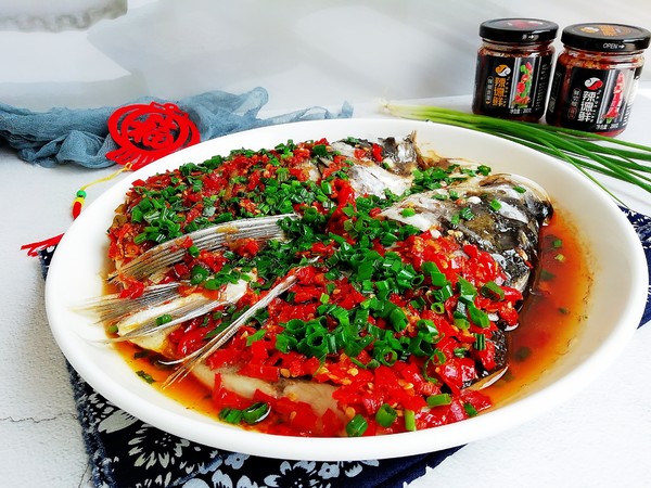 鴻運當頭 剁椒魚頭的做法-香辣味蒸菜譜-易網(wǎng)健康養(yǎng)生網(wǎng) 鴻運當頭 剁椒魚頭的做法-香辣味蒸菜譜