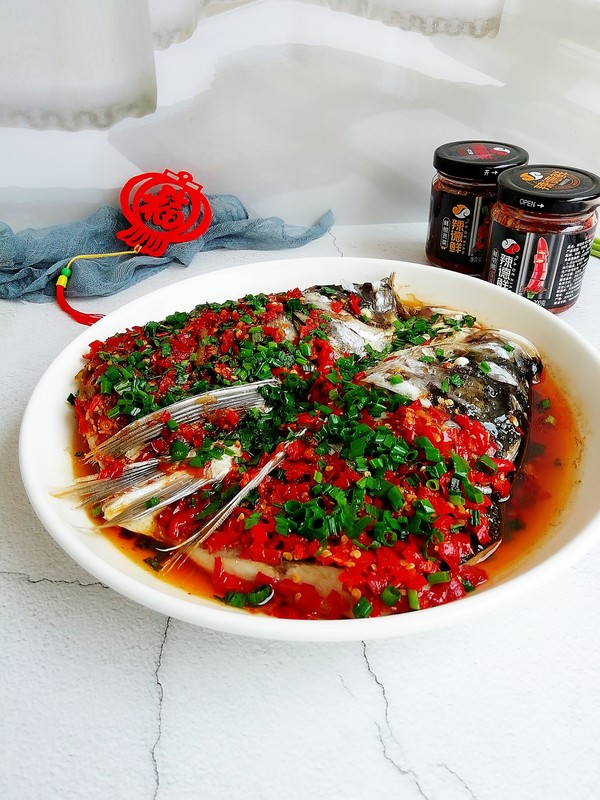 鴻運當頭 剁椒魚頭的做法-香辣味蒸菜譜-易網(wǎng)健康養(yǎng)生網(wǎng) 鴻運當頭 剁椒魚頭的做法-香辣味蒸菜譜