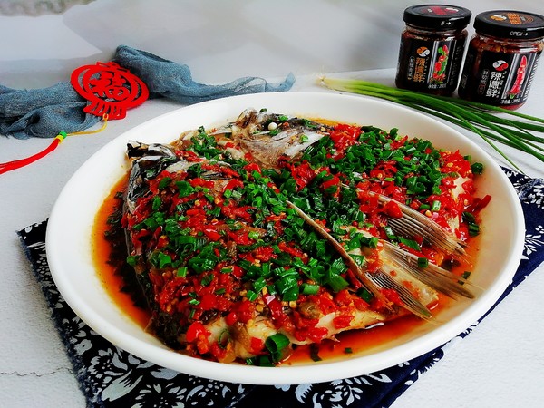 鴻運當頭 剁椒魚頭的做法-香辣味蒸菜譜-易網(wǎng)健康養(yǎng)生網(wǎng) 鴻運當頭 剁椒魚頭的做法-香辣味蒸菜譜