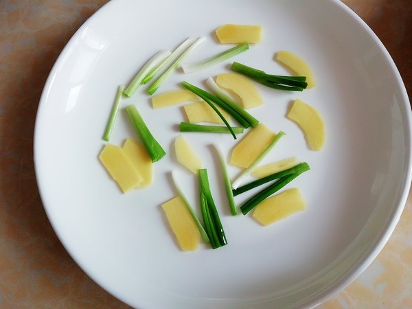 鴻運當頭 剁椒魚頭的做法-香辣味蒸菜譜-易網(wǎng)健康養(yǎng)生網(wǎng) 鴻運當頭 剁椒魚頭的做法-香辣味蒸菜譜