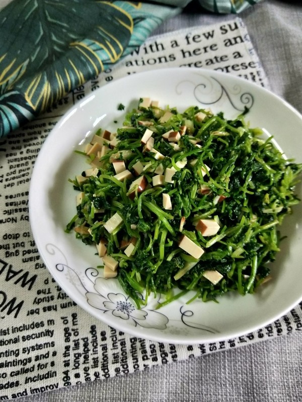 雞蛋干拌香菜的做法-咸鮮味拌菜譜-易網(wǎng)健康養(yǎng)生網(wǎng) 雞蛋干拌香菜的做法-咸鮮味拌菜譜