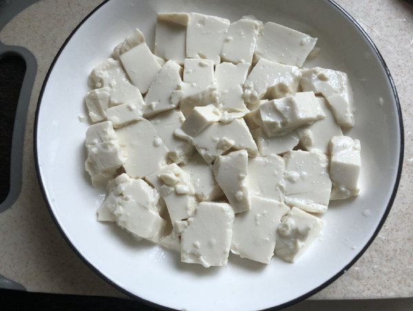 蝦仁豆腐燉蛋的做法-咸鮮味蒸菜譜-易網(wǎng)<a href=http://www.jjkd2019.cn/ target=_blank class=infotextkey>健康養(yǎng)生</a>網(wǎng) 蝦仁豆腐燉蛋的做法-咸鮮味蒸菜譜