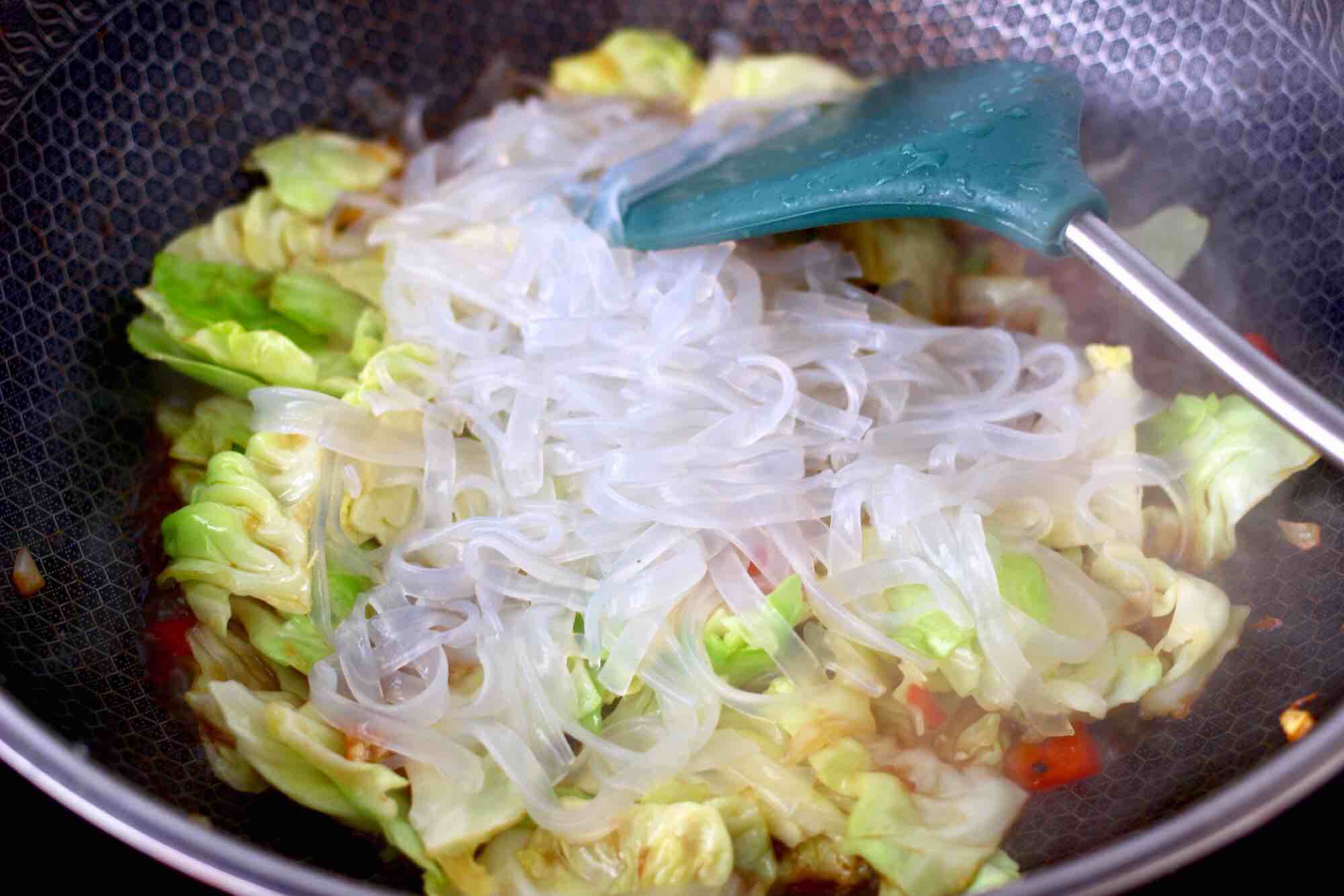 蒜香手撕包菜粉條的做法-家常味炒菜譜-易網(wǎng)健康養(yǎng)生網(wǎng) 蒜香手撕包菜粉條的做法-家常味炒菜譜