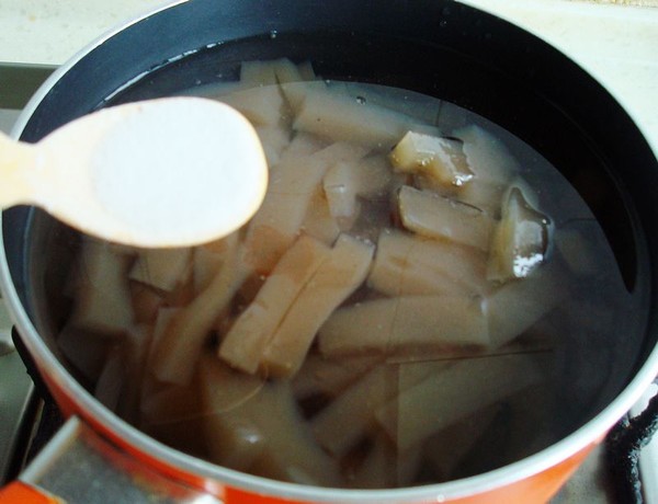 韭菜炒魔芋的做法-香辣味炒菜譜-易網健康養生網 韭菜炒魔芋的做法-香辣味炒菜譜