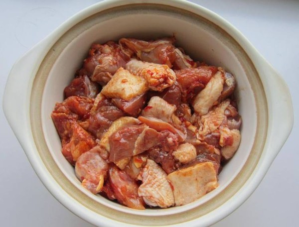 香辣雞煲的做法-家常味燉菜譜-易網(wǎng)健康養(yǎng)生網(wǎng) 香辣雞煲的做法-家常味燉菜譜