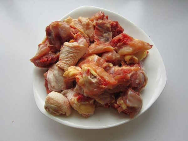 香辣雞煲的做法-家常味燉菜譜-易網(wǎng)健康養(yǎng)生網(wǎng) 香辣雞煲的做法-家常味燉菜譜