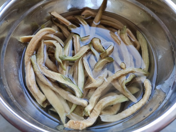 拌蘿卜干的做法-香辣味拌菜譜-易網健康養生網 拌蘿卜干的做法-香辣味拌菜譜