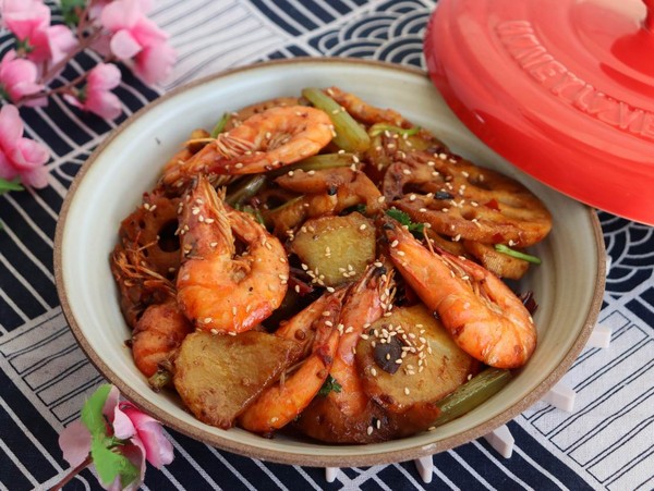 干鍋香辣蝦的做法-香辣味炒菜譜-易網健康養生網 干鍋香辣蝦的做法-香辣味炒菜譜