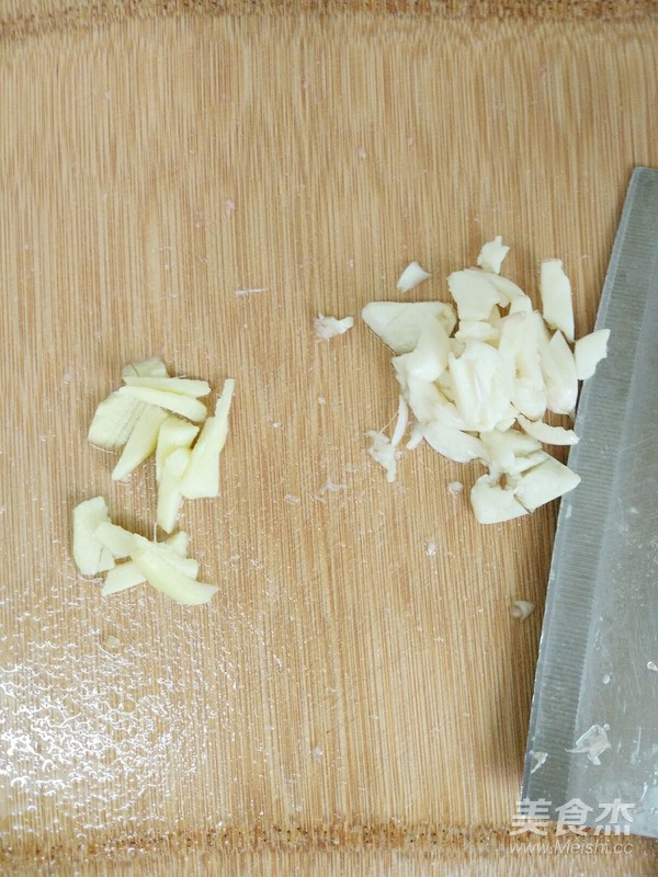 香辣蒜苔炒牛肉的做法-香辣味炒菜譜-易網健康養生網 香辣蒜苔炒牛肉的做法-香辣味炒菜譜