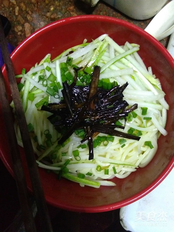 萌寶牌蔥油拌面的做法-醬香味拌菜譜-易網(wǎng)健康養(yǎng)生網(wǎng) 萌寶牌蔥油拌面的做法-醬香味拌菜譜