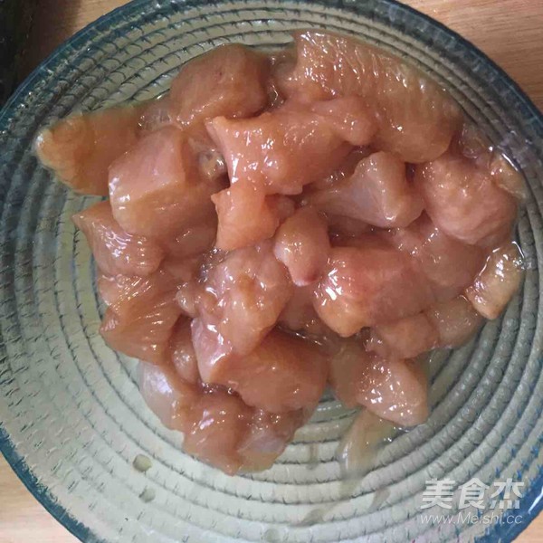 宮保雞丁的做法-酸甜味炒菜譜-易網<a href=http://www.jjkd2019.cn/ target=_blank class=infotextkey>健康養生</a>網 宮保雞丁的做法-酸甜味炒菜譜
