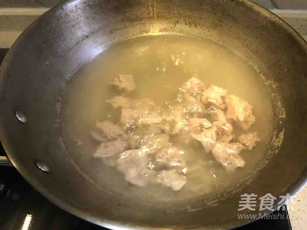 紅咖喱牛肉的做法-咖喱味煮菜譜