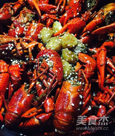 正宗潛江油燜大蝦的做法-麻辣味煮菜譜-易網健康養生網 正宗潛江油燜大蝦的做法-麻辣味煮菜譜