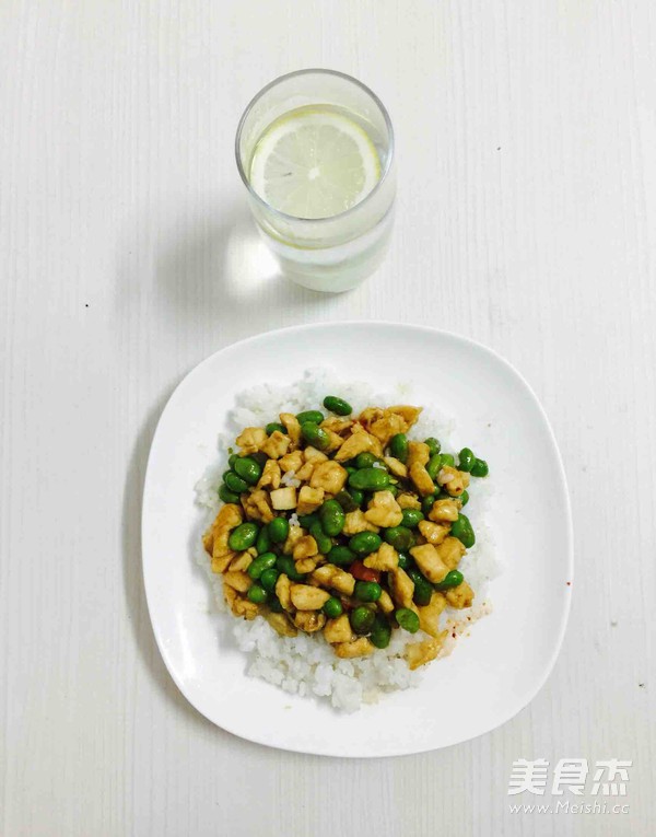三杯雞的做法-咸鮮味炒菜譜-易網<a href=http://www.jjkd2019.cn/ target=_blank class=infotextkey>健康養生</a>網 三杯雞的做法-咸鮮味炒菜譜