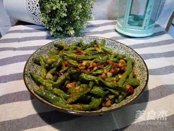 干煸四季豆的做法-家常味干煸菜譜-易網健康養生網 干煸四季豆的做法-家常味干煸菜譜