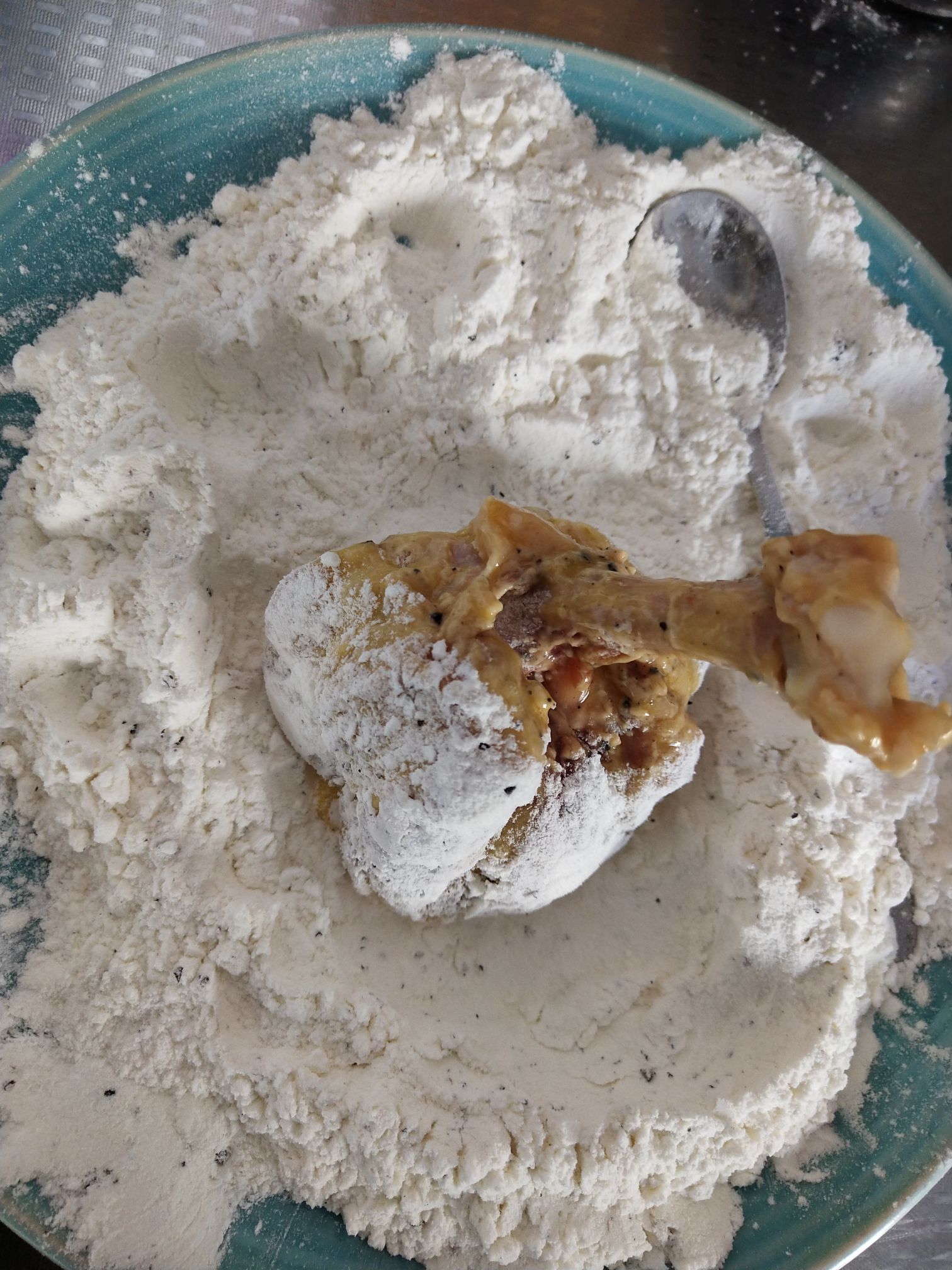 黑椒黃金錘的做法-黑椒味炸菜譜-易網健康養生網 黑椒黃金錘的做法-黑椒味炸菜譜