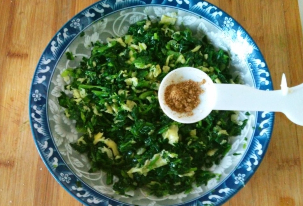 菠菜雞蛋蒸餃的做法-咸鮮味蒸菜譜