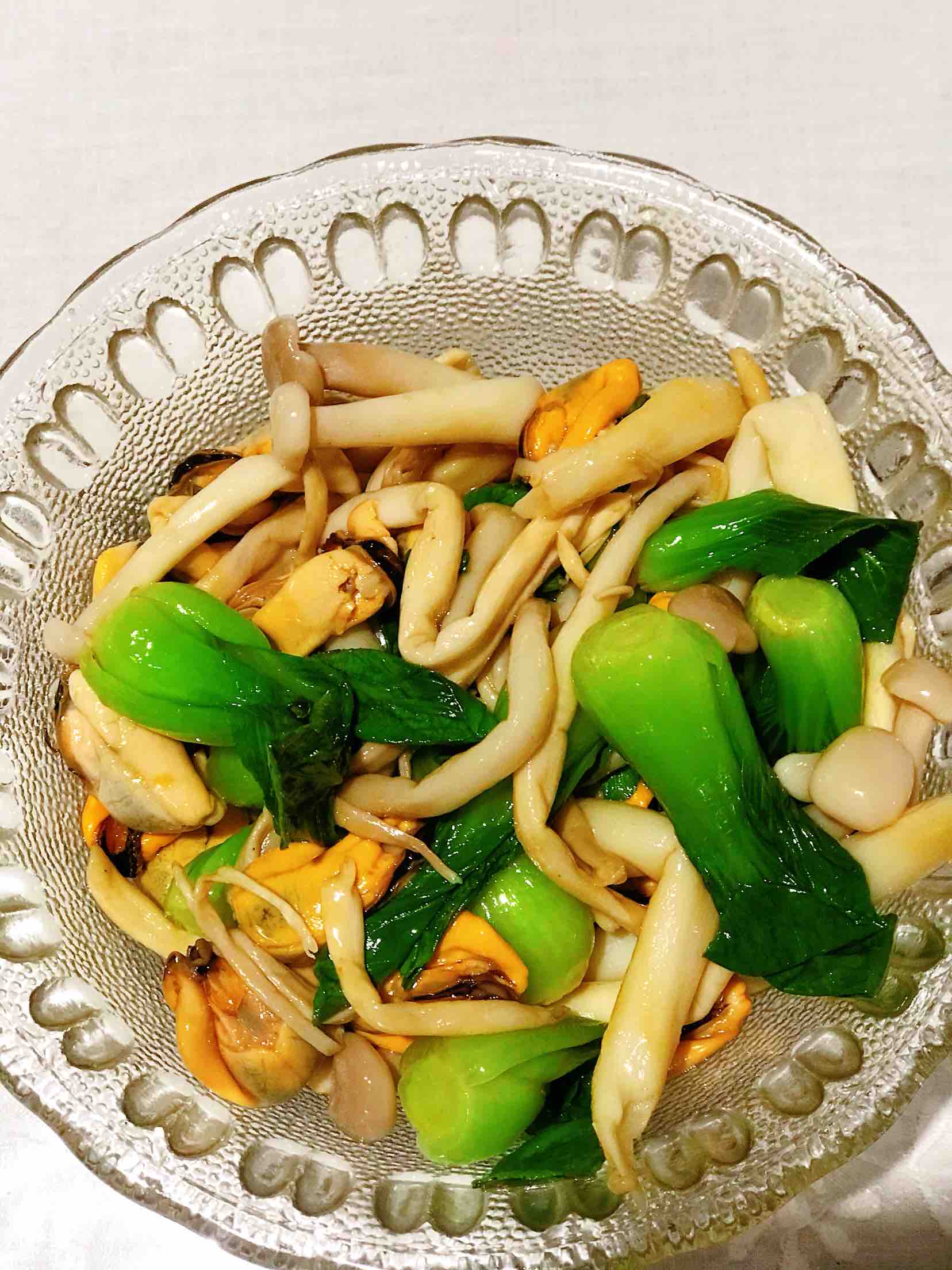 鮮美可口營養豐富的海鮮菇油菜拌海虹的做法-咸鮮味拌菜譜-易網健康養生網 鮮美可口營養豐富的海鮮菇油菜拌海虹的做法-咸鮮味拌菜譜
