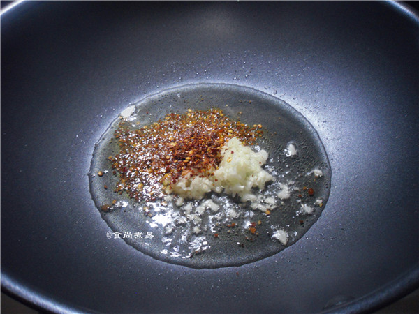 皮蛋蒸豆腐的做法-麻辣味蒸菜譜