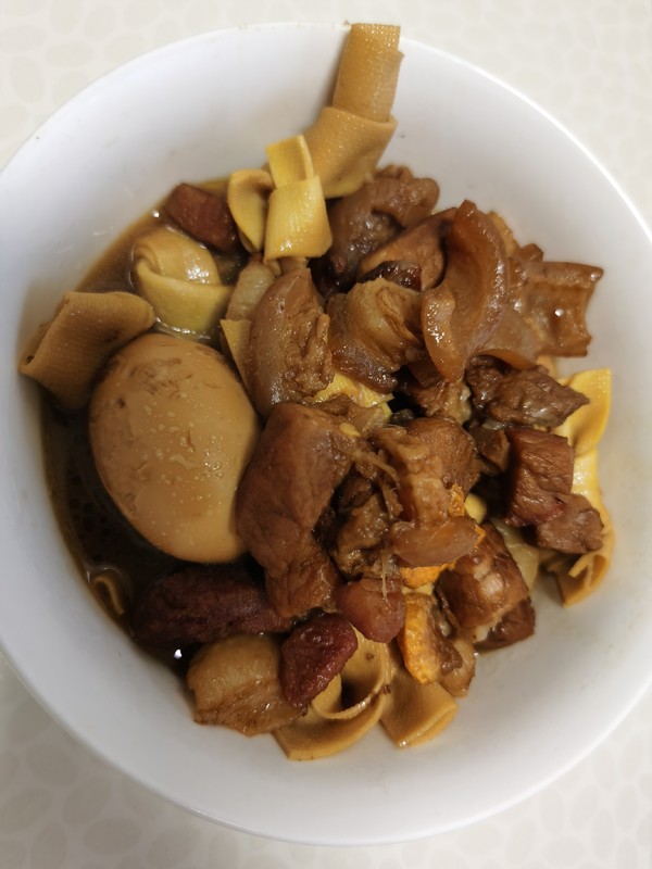 鹵蛋紅燒肉的做法-咸鮮味燜菜譜-易網健康養生網 鹵蛋紅燒肉的做法-咸鮮味燜菜譜